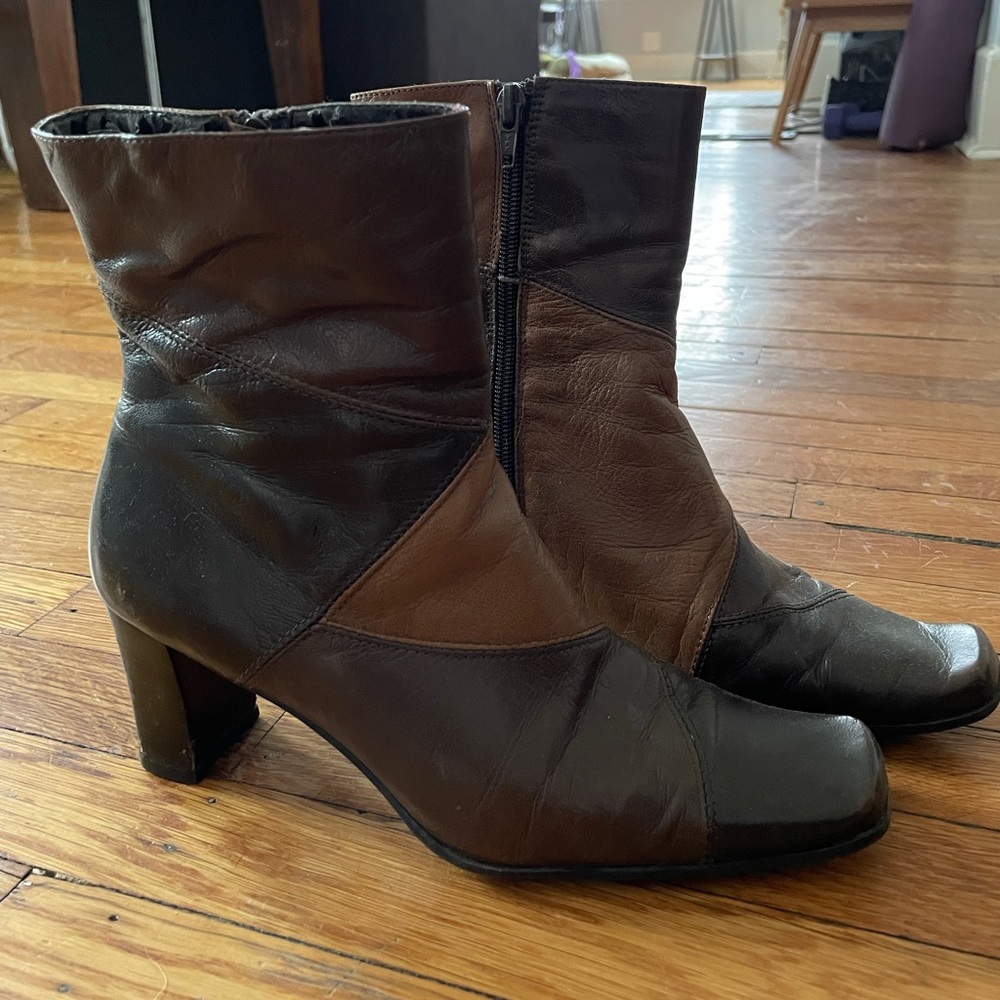 Vintage Liz Claiborne color block leather booties
